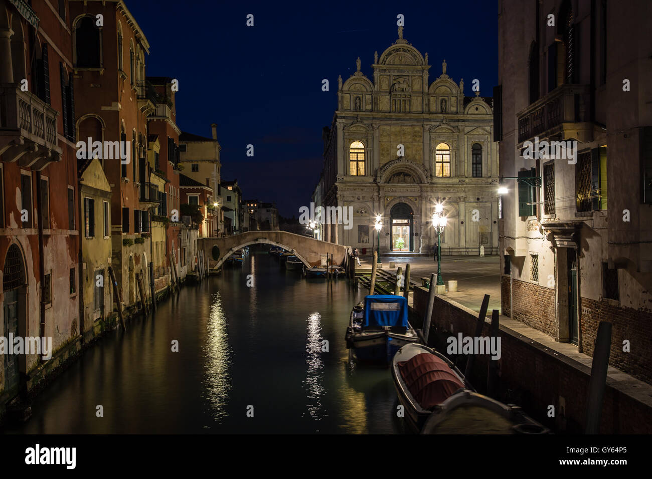 Visualizzare finoal entrata principale dell'Ospedale Civile SS Giovanni e Paolo Foto Stock