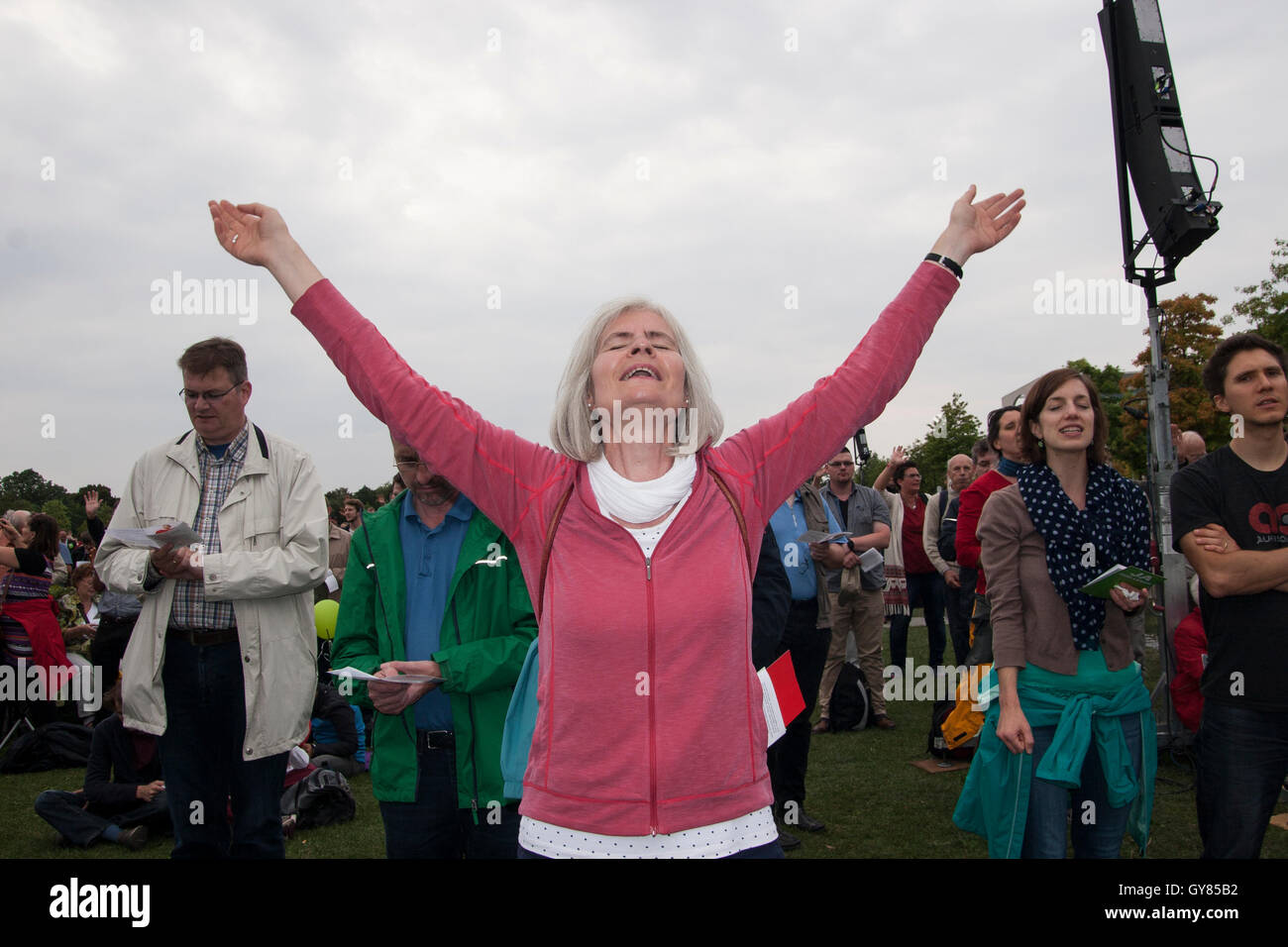 Berlino, Germania. 17 Settembre, 2016. Chiesa ecumenica in servizio dopo il mese di marzo per la Vita (annuale manifestazione contro l aborto). Foto Stock