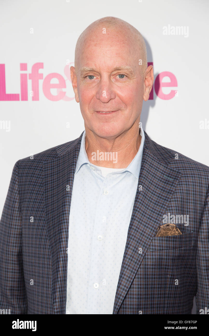 Hollywood, California, USA. Il 17 settembre 2016. La reality TV star Steve Cederquist, di HGTV 'Flip or Flop' TV show assiste il InTouch Magazine delle celebrità Festival ventola Pre-Emmy partito a Hollywood Foreign Legion Hall in Hollywood, la California. Credito: Sheri Determan / Alamy Live News Foto Stock