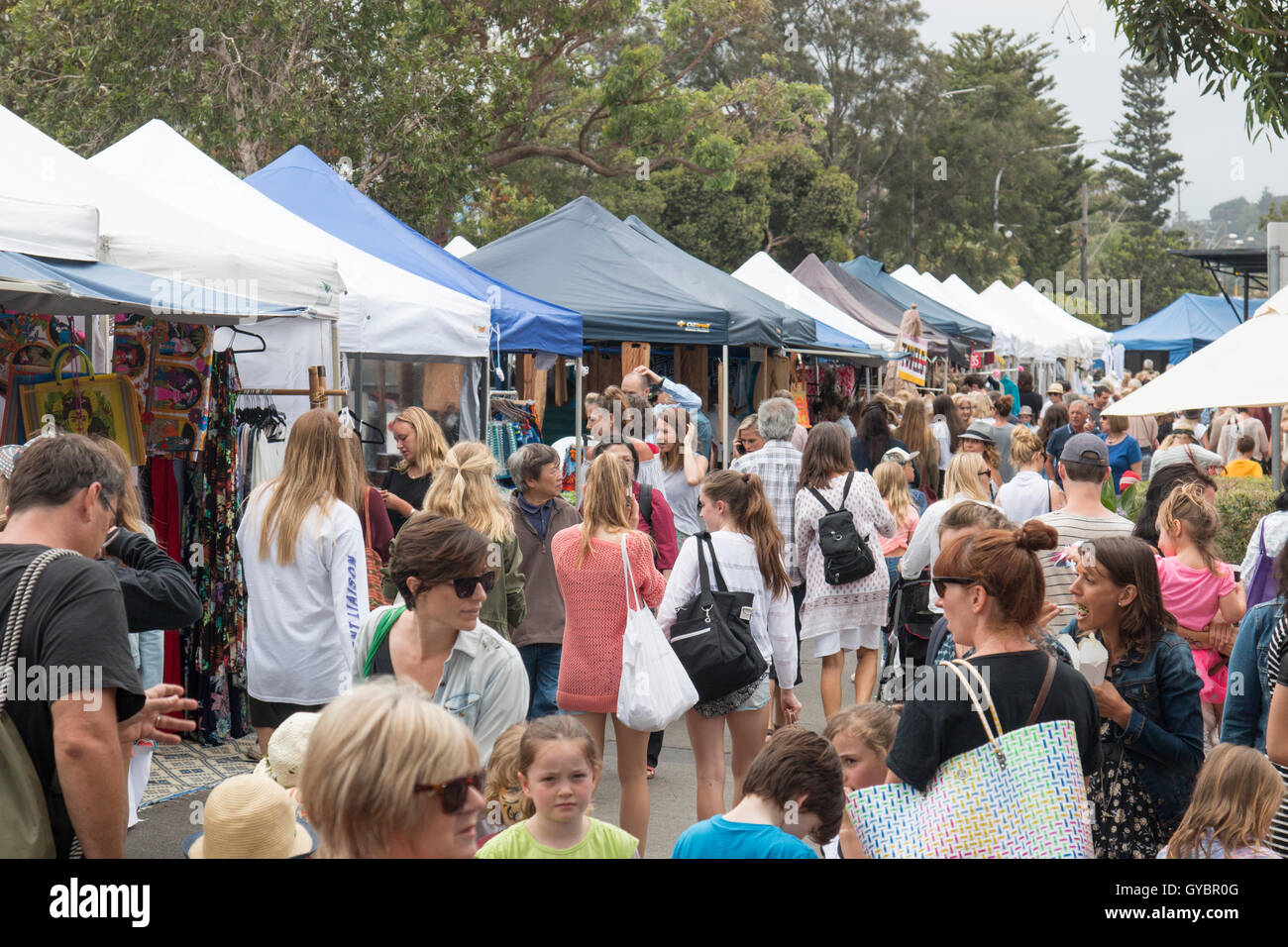 Le bancarelle del mercato di Avalon Beach comunitario annuo fete,Sydney , Australia Foto Stock