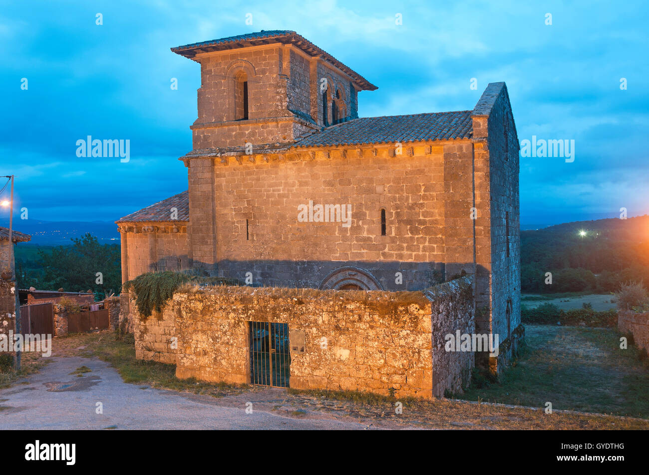 Chiesa del monastero romanico di San Miguel del XII secolo, Eire, provincia di Lugo, regione della Galizia, Spagna, Europa Foto Stock