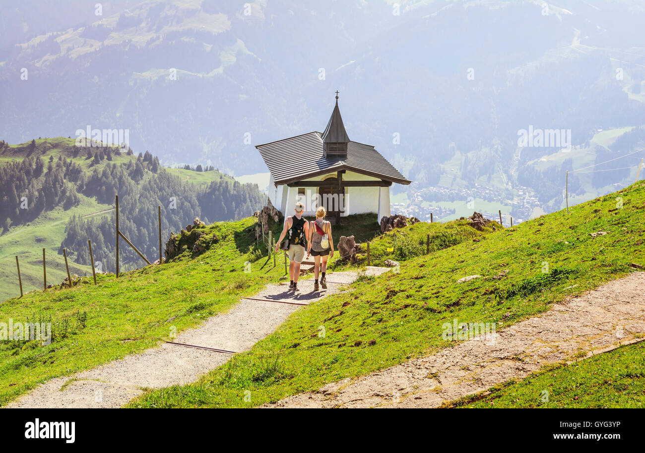 Piccola chiesa sulla Kitzbuhel.Summit vista panoramica dal picco di Kitzbuhel,Tirol, montagne delle Alpi Foto Stock