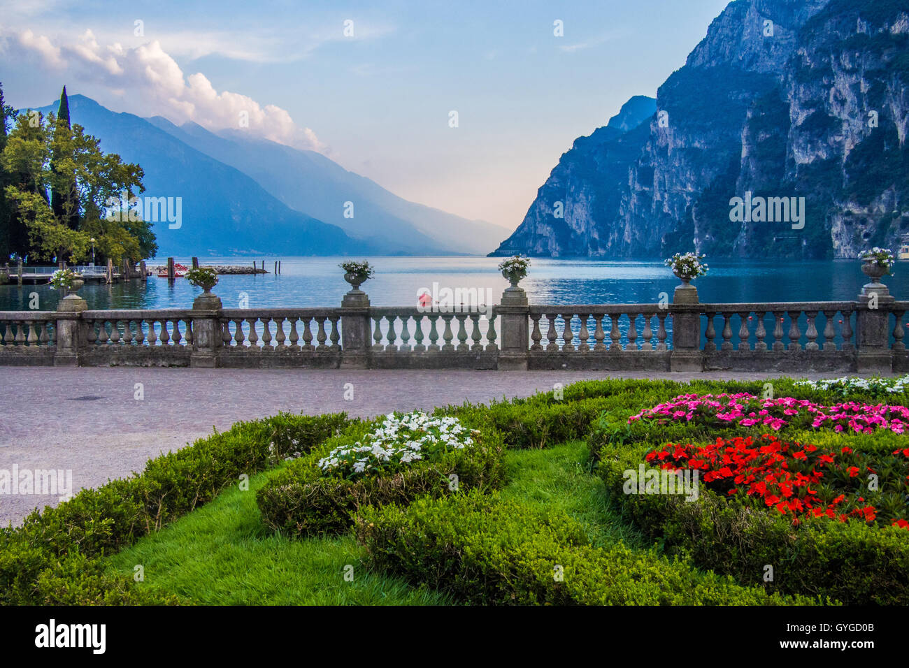 Riva del Garda sul Lago di Garda, provincia di Trento, Regione Trentino Alto Adige, Italia. Foto Stock