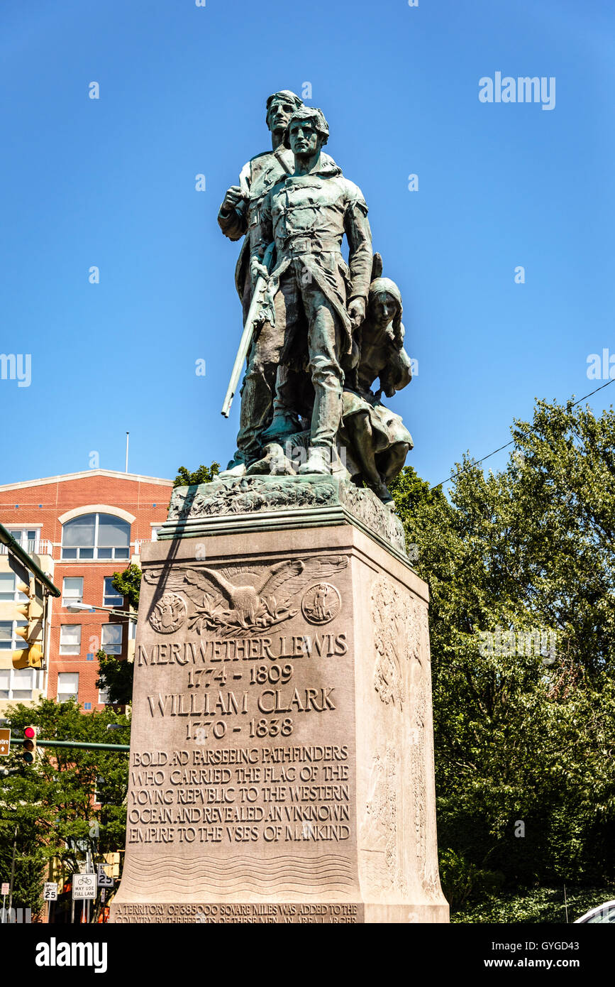 Meriwether Lewis e William Clark scultura, Main Street, Charlottesville, Virginia Foto Stock