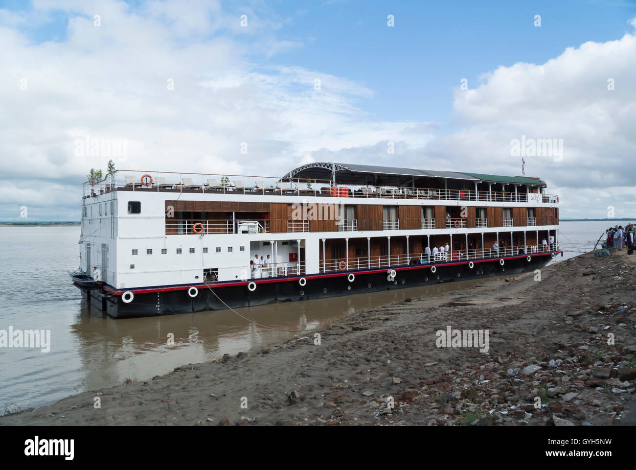 Versione riveduta l paukan 2007, barca fluviale, myanmar Foto Stock