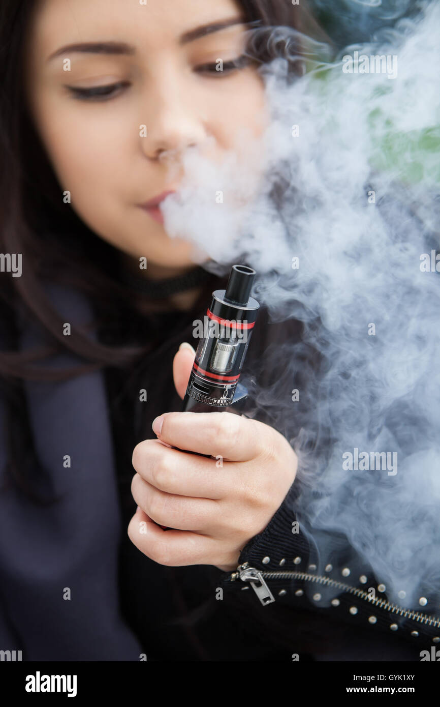 geekvape aegis solo 3 istruzioni Sigarette elettroniche: fanno smettere di fumare secondo uno studio  dell'IEO main image 0