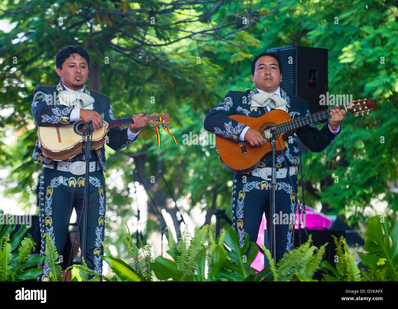 Mariachi eseguire sul palco del XXIII International Mariachi & Charros festival a Guadalajara in Messico Foto Stock