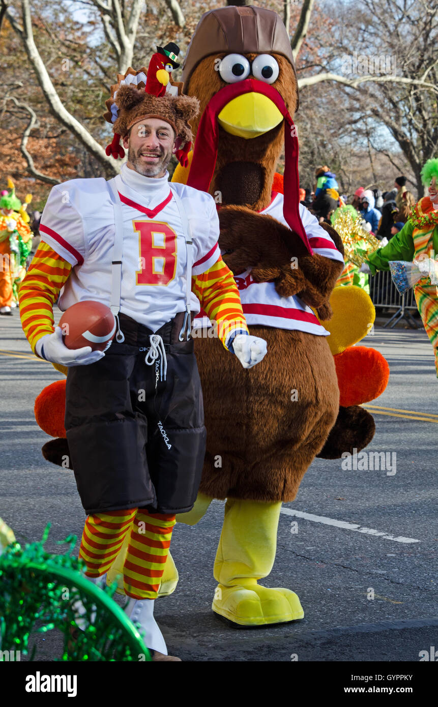 Il calcio-tema clown di Macy's Thanksgiving Day Parade New York City. Foto Stock