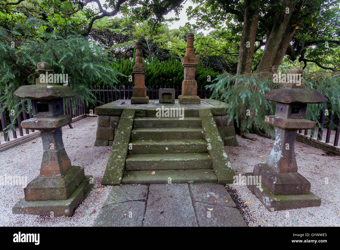 Le tombe di William Adams (il Samurai inglese) e sua moglie nel Parco Tsukayama a Yokosuka, Kanagawa, Giappone Foto Stock
