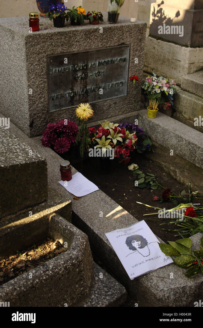 Cimitero di Pere Lachaise. Tomba di Jim Morrison, cantante. Parigi. La Francia. Foto Stock