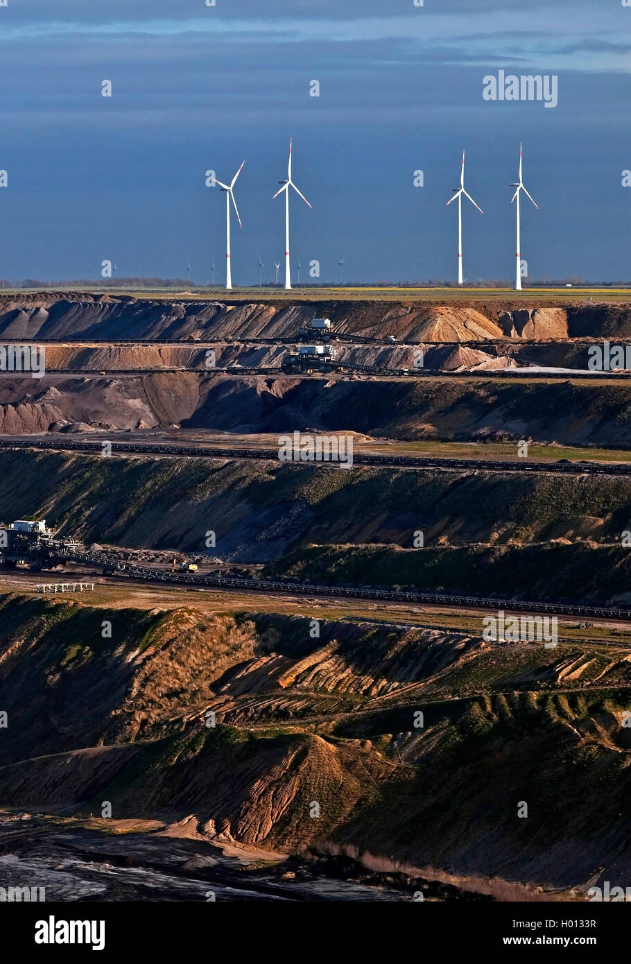 Garzweiler carbone marrone miniere di superficie e le ruote del vento, in Germania, in Renania settentrionale-Vestfalia, Garzweiler Foto Stock