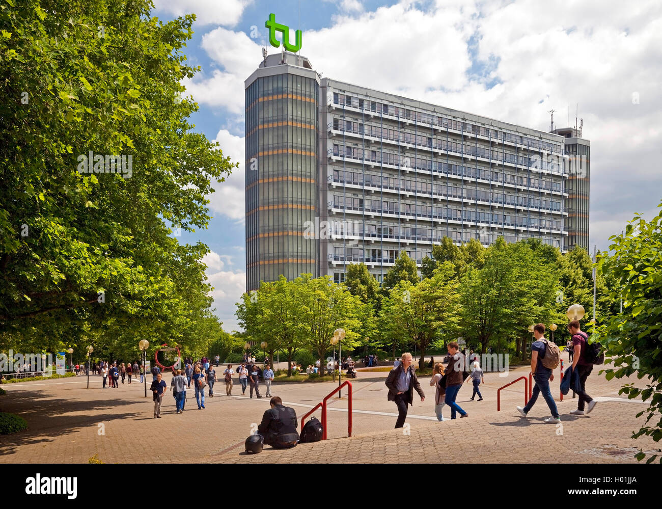 Mathetower e Martin Schmeisser quadrato del TU Dortmund University , in Germania, in Renania settentrionale-Vestfalia, la zona della Ruhr, Dortmund Foto Stock