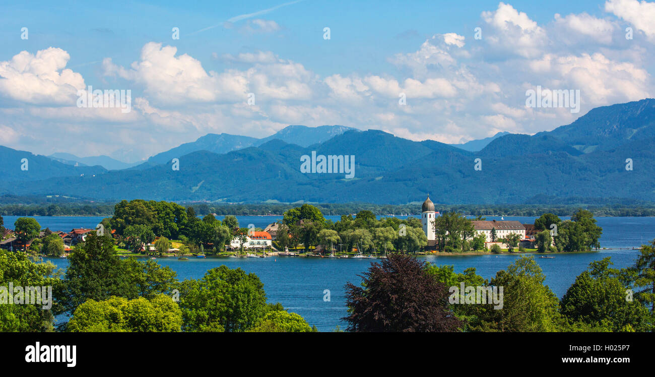 Il lago di Chiemsee con convento su isola di Fraueninsel, in Germania, in Baviera, il Lago Chiemsee, Frauenchiemsee Foto Stock