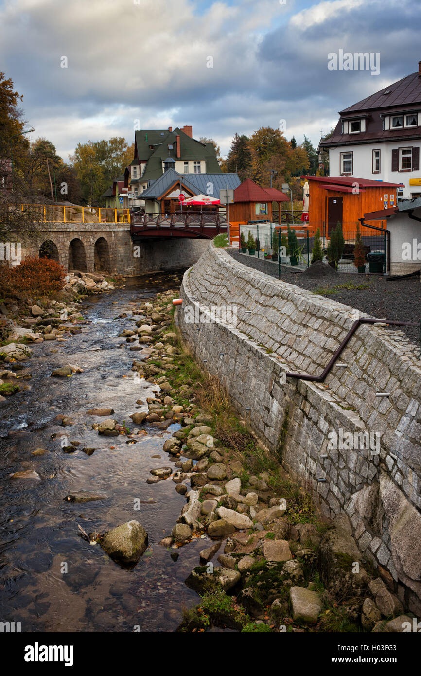 Kamienna River in Szklarska Poreba town, Polonia, Europa Foto Stock