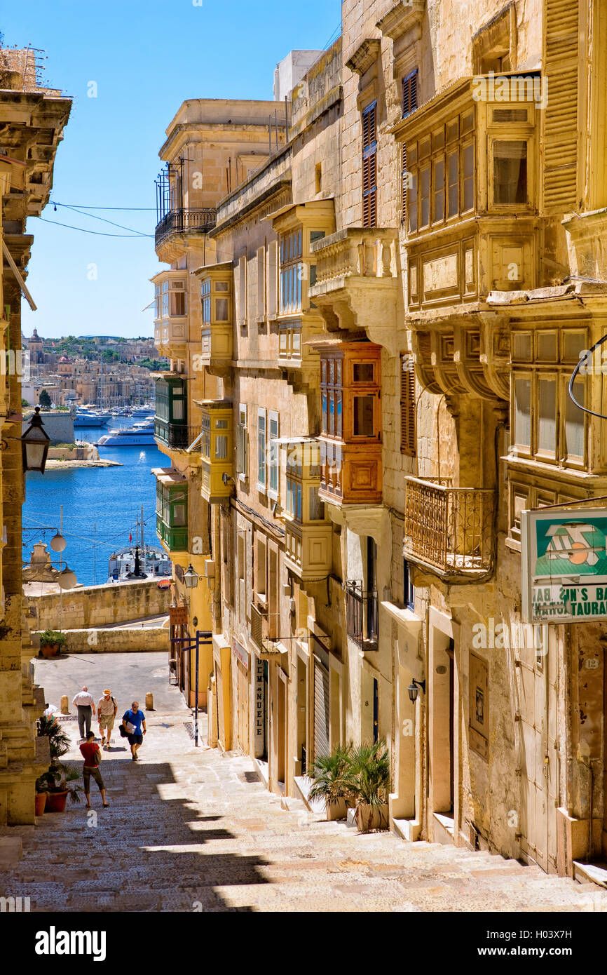 Scena di strada a La Valletta, Malta Foto Stock