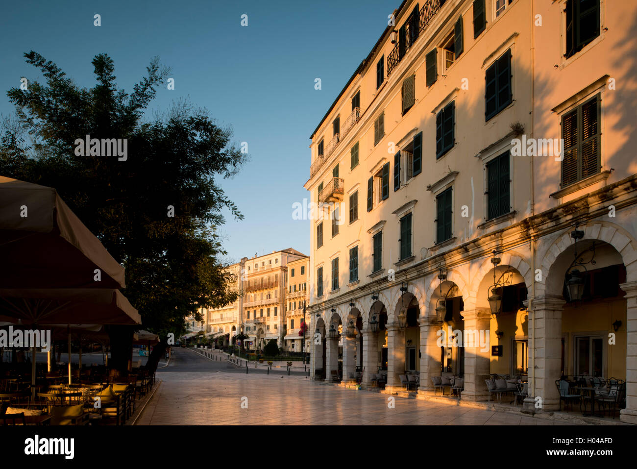 Il Liston, un arcade in Corfu, CORFU, ISOLE GRECHE, Grecia Foto Stock