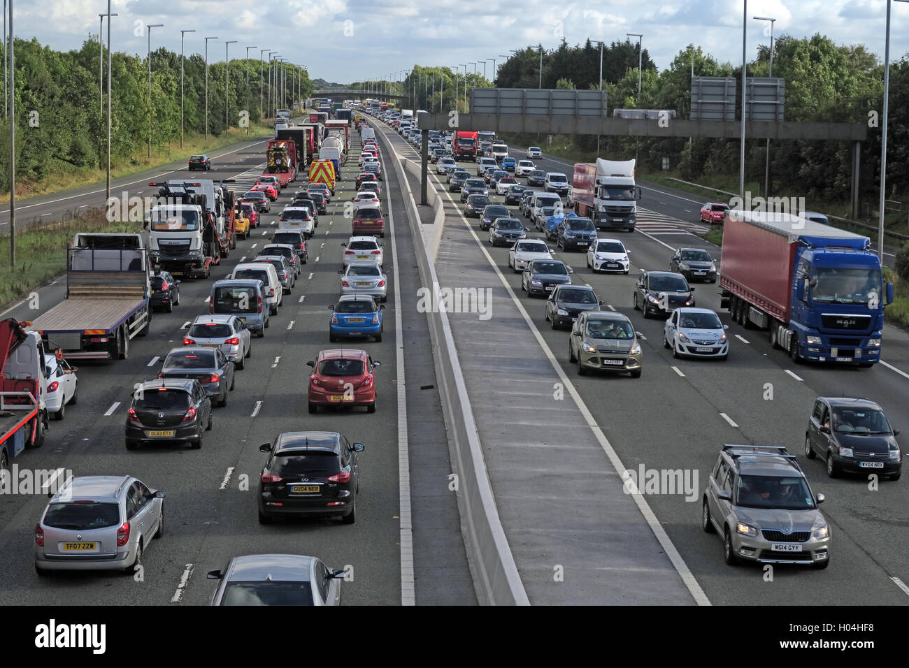 La congestione del traffico,marmellate sulla autostrada M6,WARRINGTON,CHESHIRE, Inghilterra, Regno Unito Foto Stock