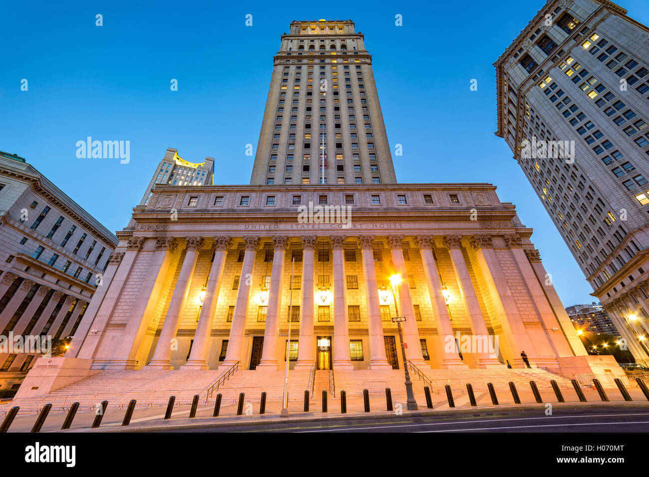 L'edificio pubblico degli Stati Uniti Courthouse situato nel centro civico quartiere di Lower Manhattan a New York City Foto Stock