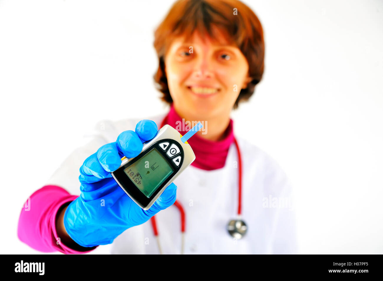 Il controllo medico dei diabetici di zucchero nel sangue Foto Stock