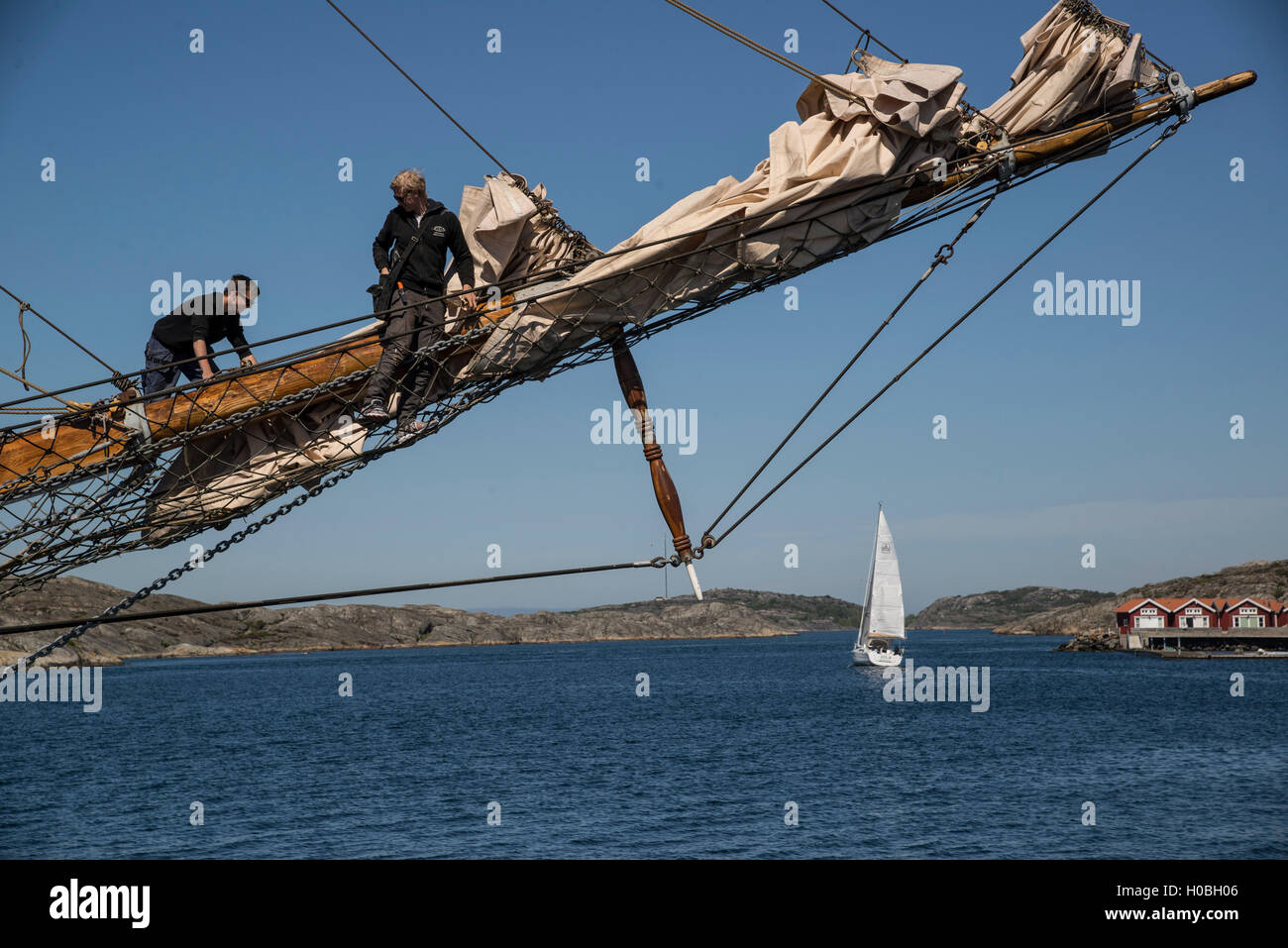Nave di formazione M/S Atene viene resa pronta nella primavera presso la sua casa porto di Skärhamn sull isola di Tjörn sulla costa ovest Foto Stock