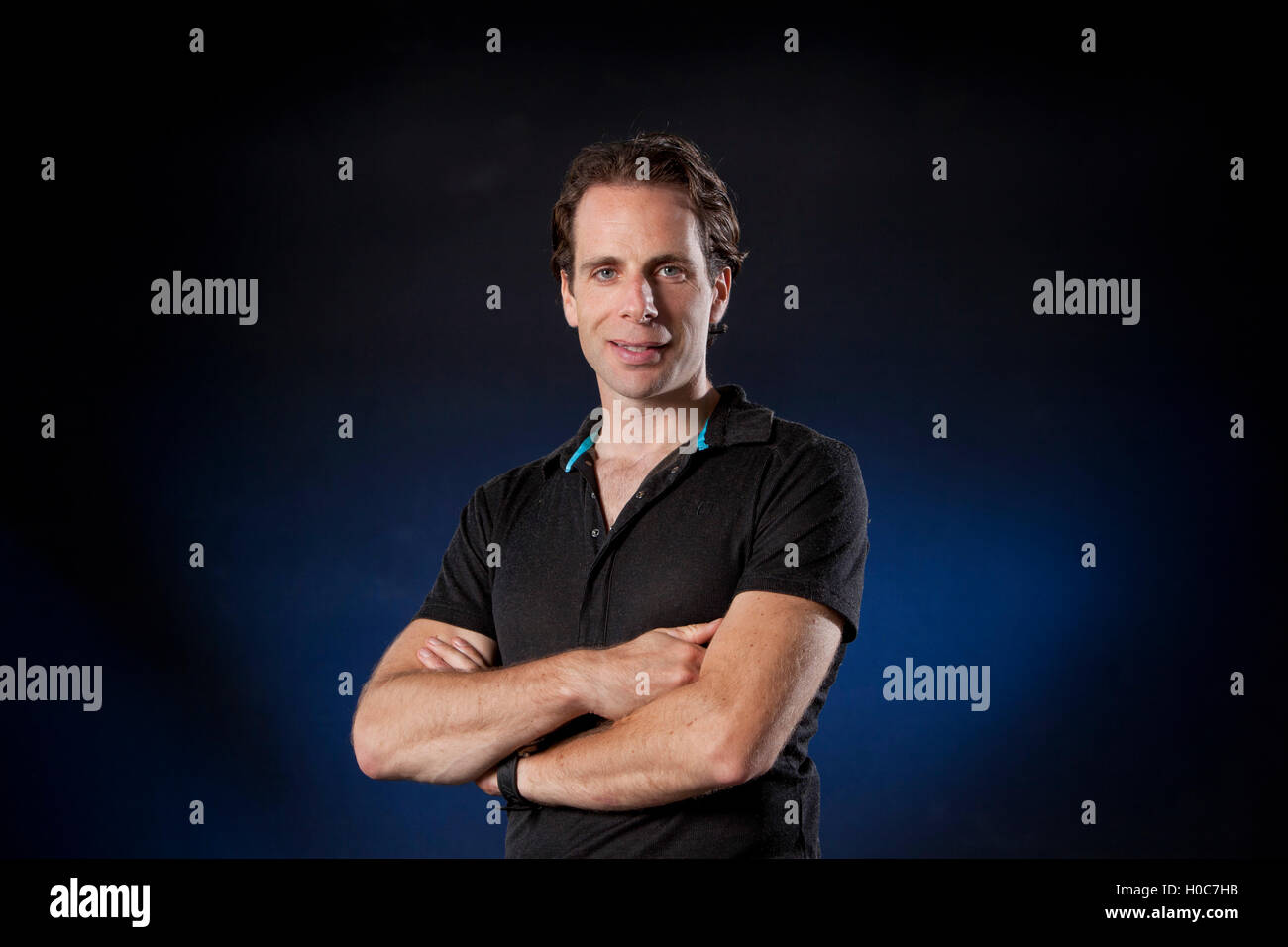 Mark Beaumont, il nuovo record di lunga distanza ciclista britannica, avventuriero, emittente, documentarista e autore, a Edinburgh International Book Festival. Edimburgo, Scozia. 26 Agosto 2016 Foto Stock