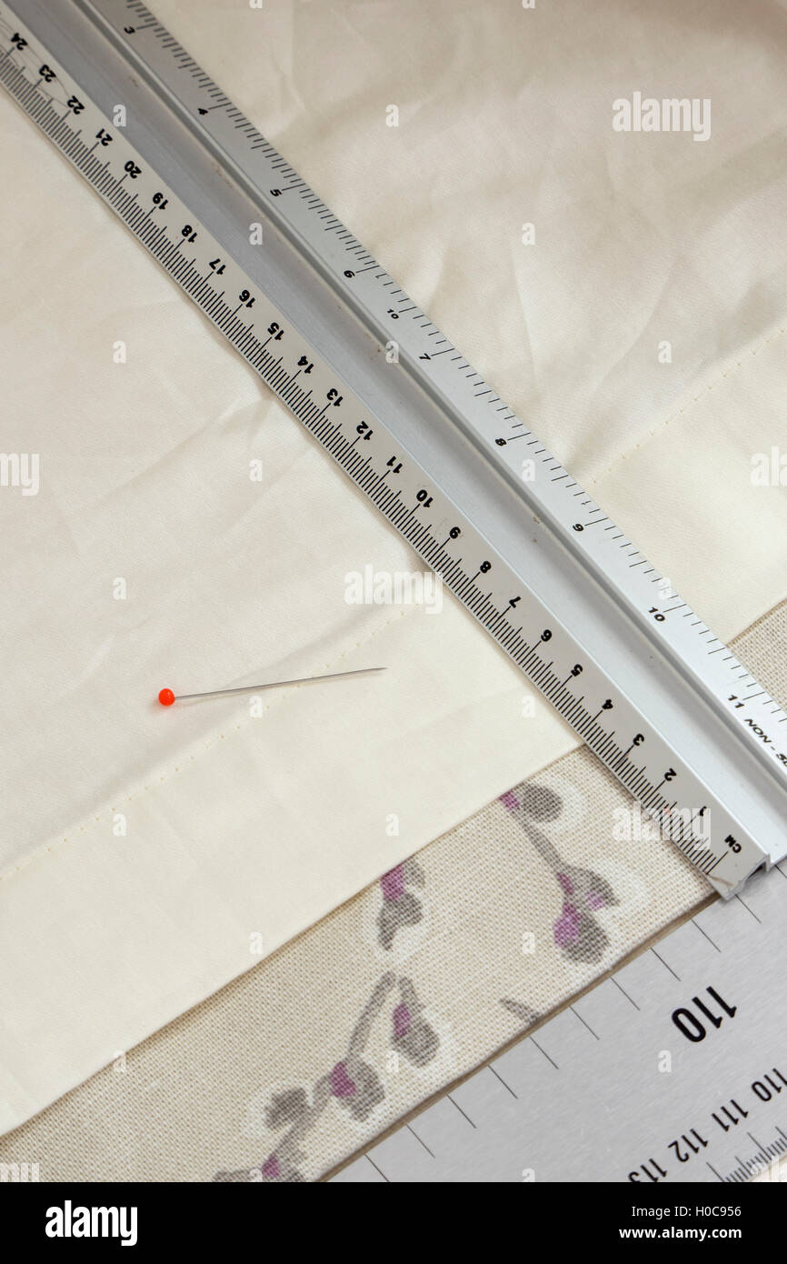 La realizzazione di tende a casa Foto Stock
