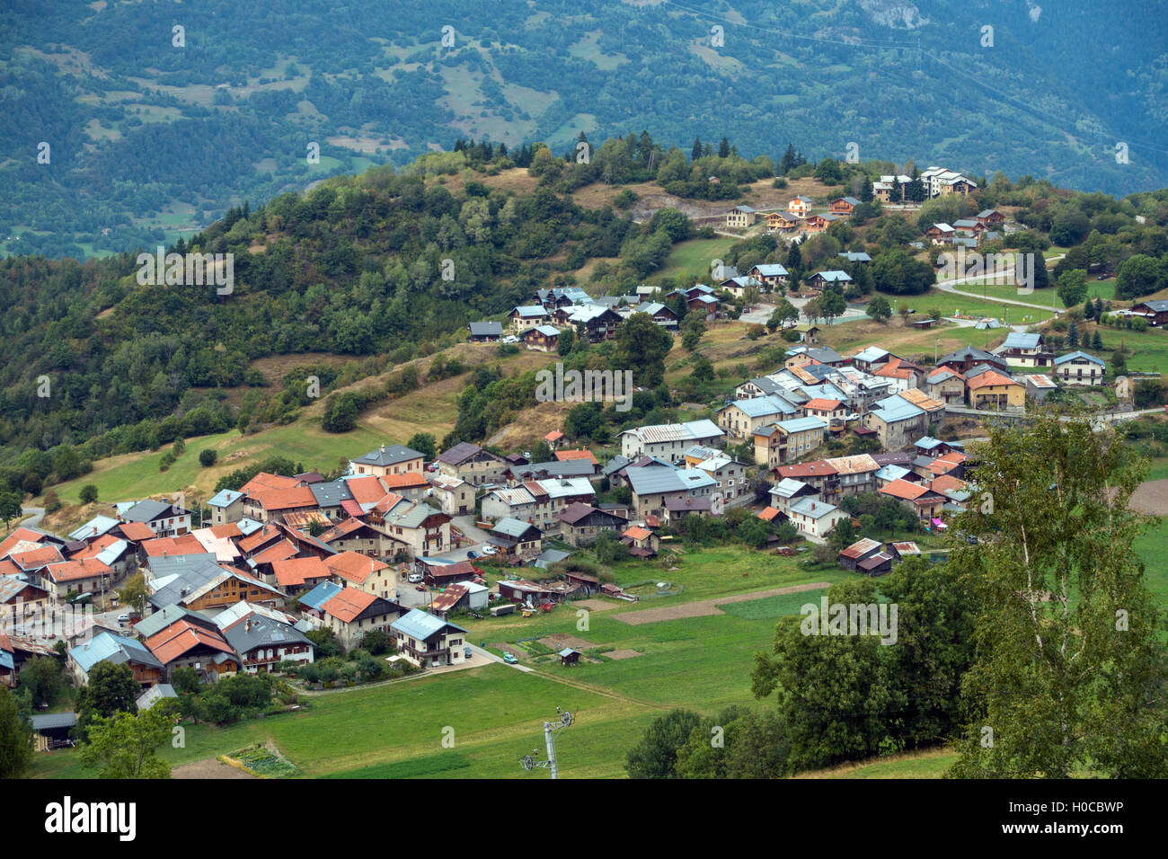 Villaggio alpino di Notre-Dame-du-Pre sopra Moutiers, Savoie Foto Stock