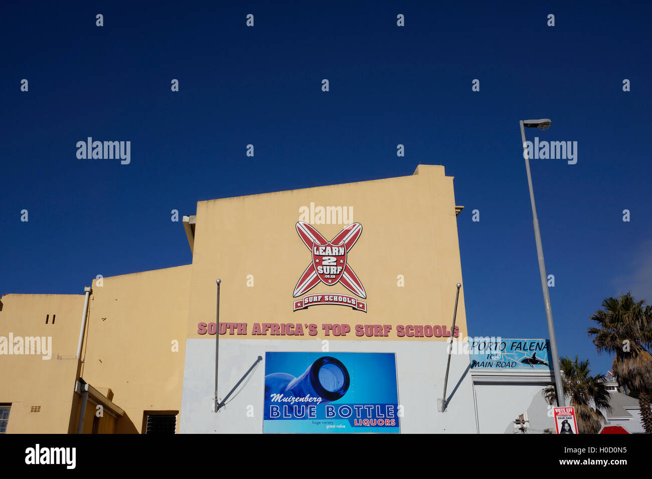 Per saperne di 2, da surf school in Muizenberg vicino a Cape Town, Sud Africa. Foto Stock