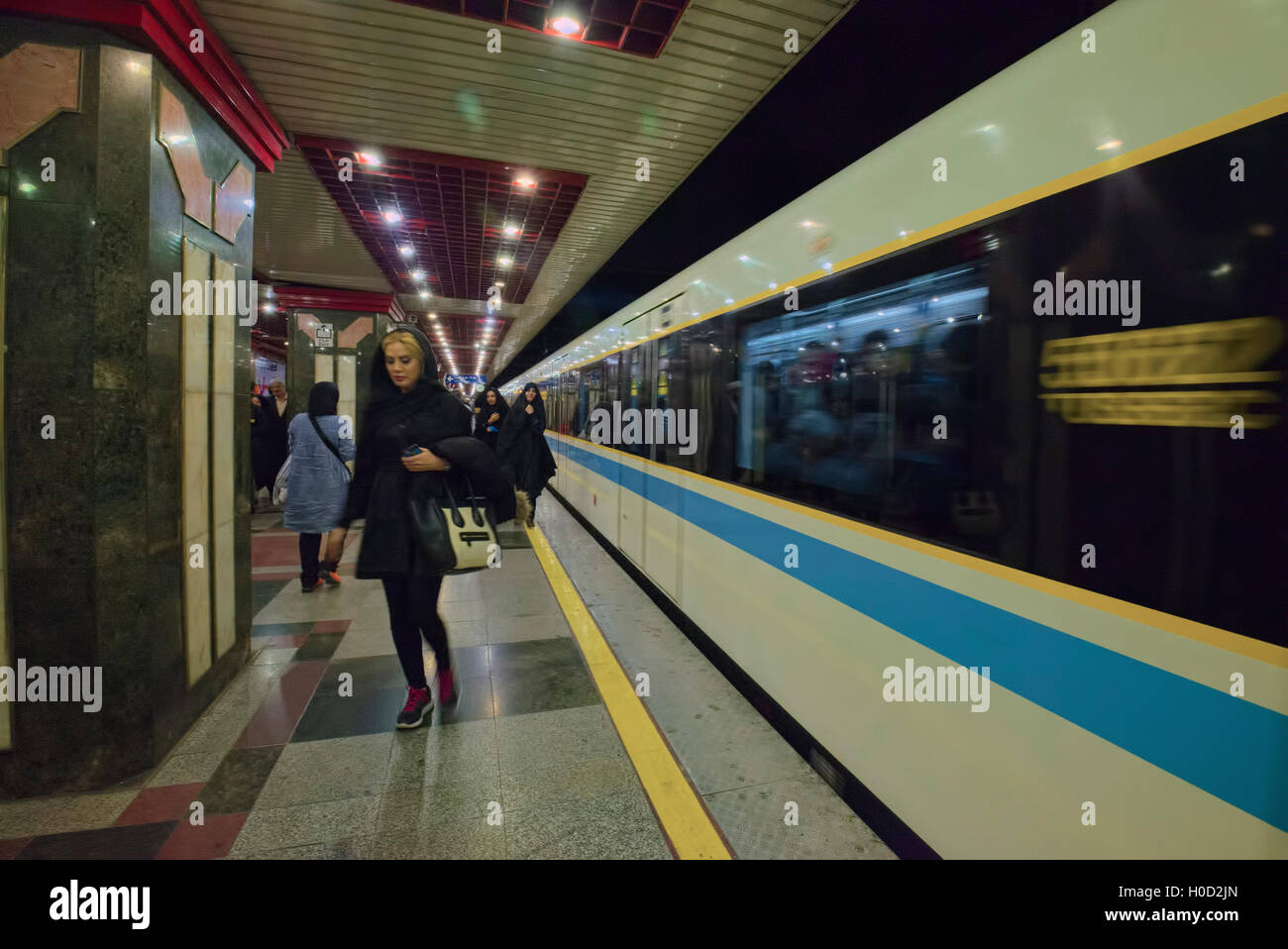 Il treno è venuta, Tehran Metro Foto Stock