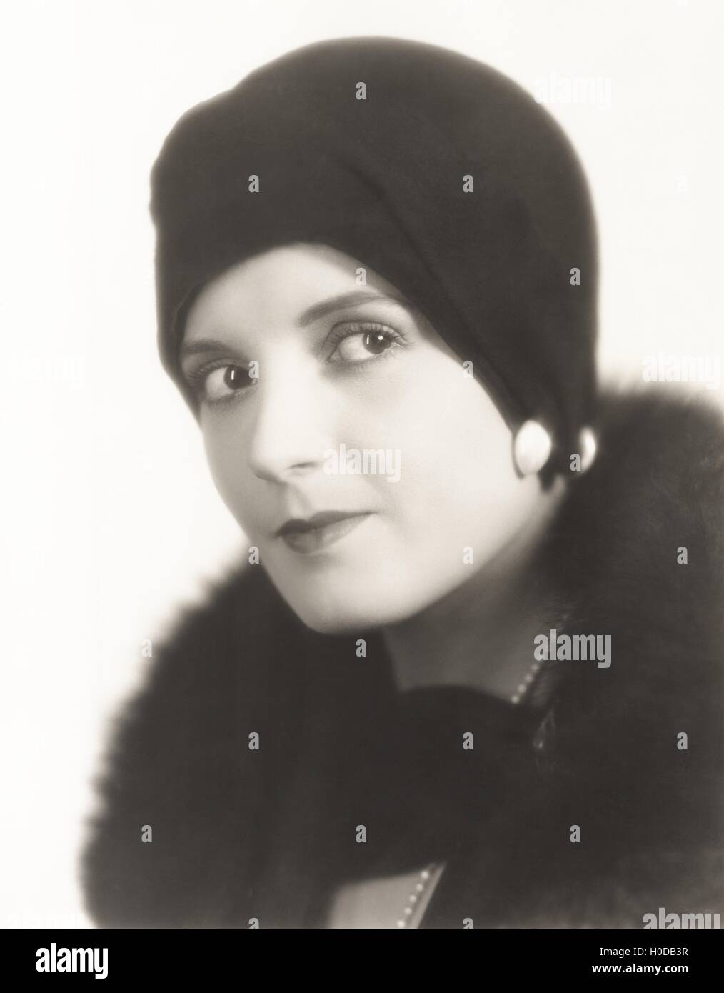 Ritratto di donna a cloche hat Foto Stock