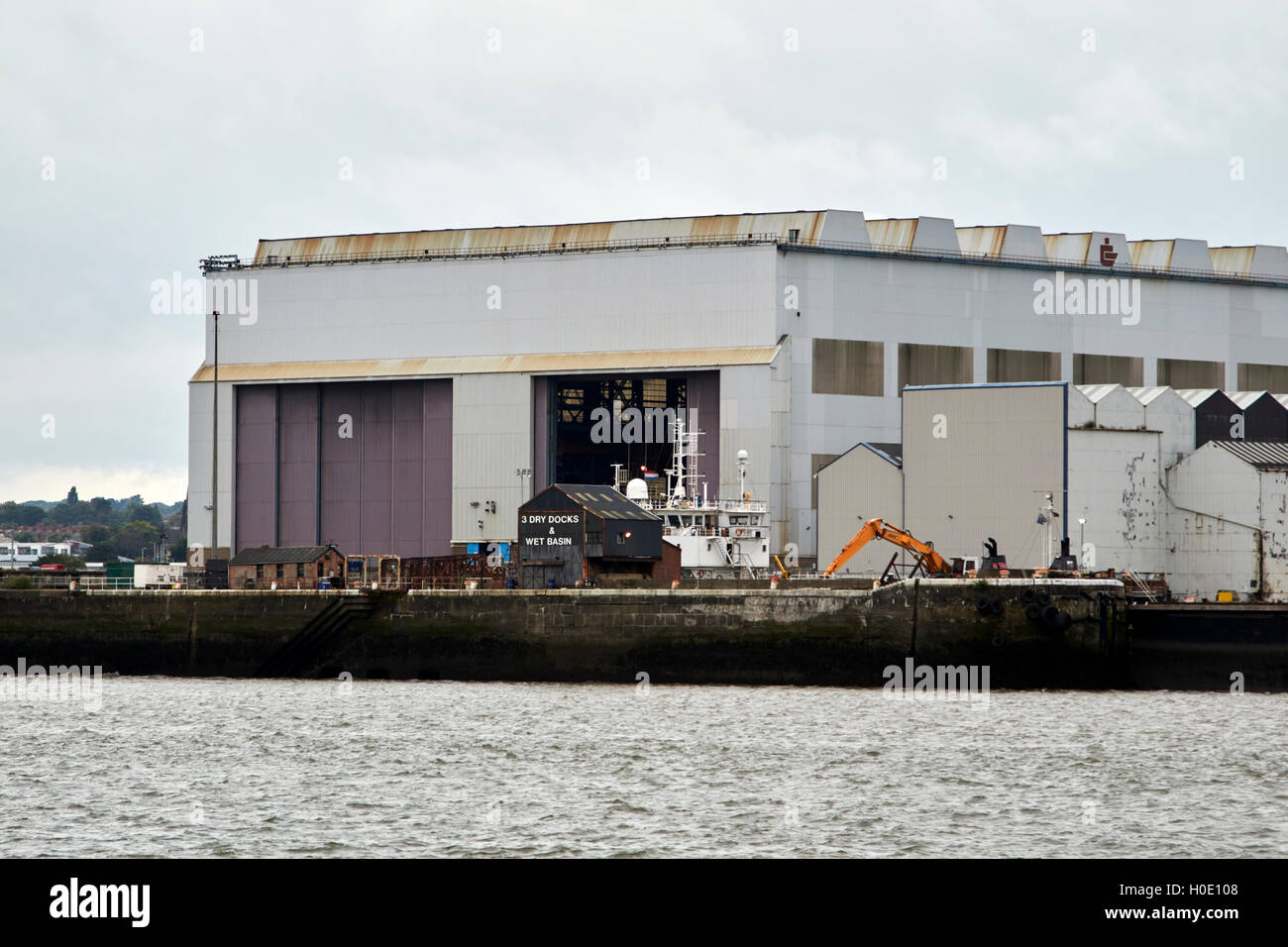 Cammell Laird cantiere edificio sottomarino hall liverpooll Birkenhead Merseyside Regno Unito Foto Stock