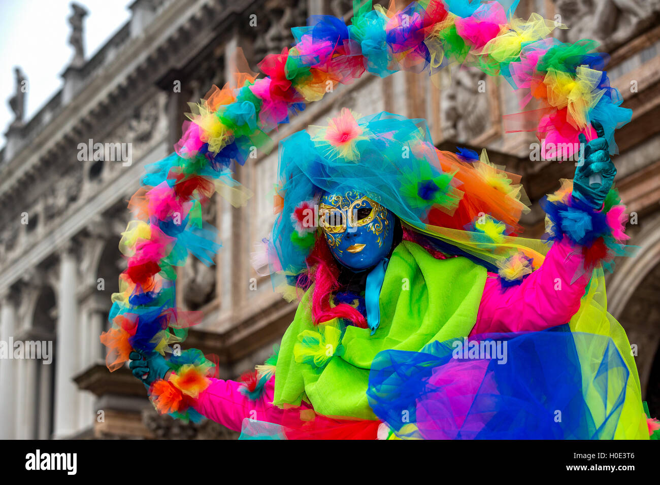 Una donna vestite per il Carnevale di Venezia, Italia Foto Stock