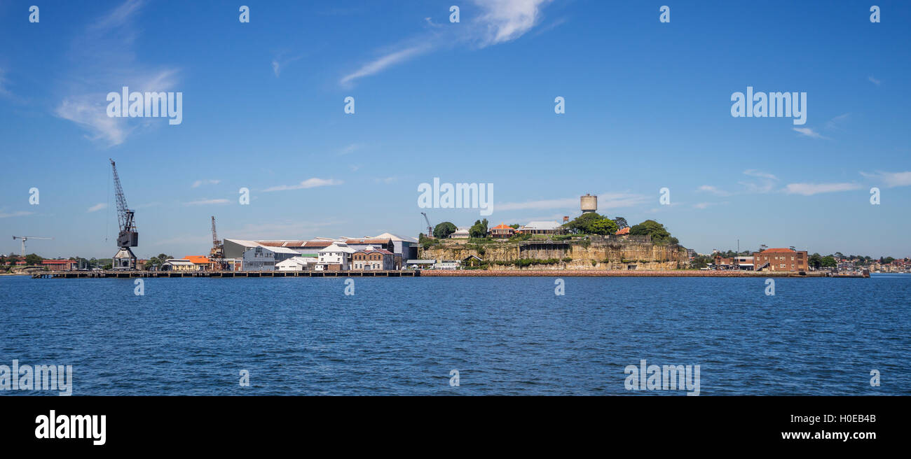 Australia, a Sydney Harbour, vista di Cockatoo Island, sito Patrimonio dell'umanità una volta uno di Australia più grandi cantieri navali Foto Stock