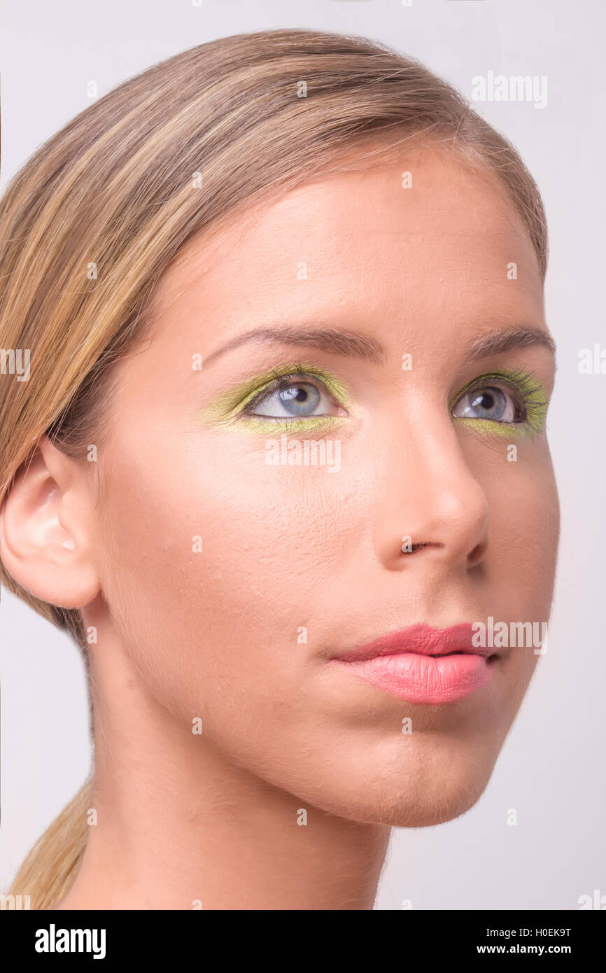Una giovane ragazza pelle sana faccia capo close-up, Foto Stock