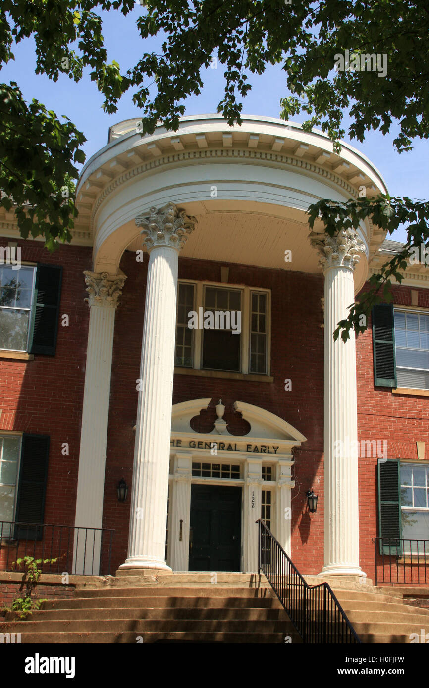 Edificio con colonne nel quartiere storico di Lynchburg, Virginia, USA Foto Stock