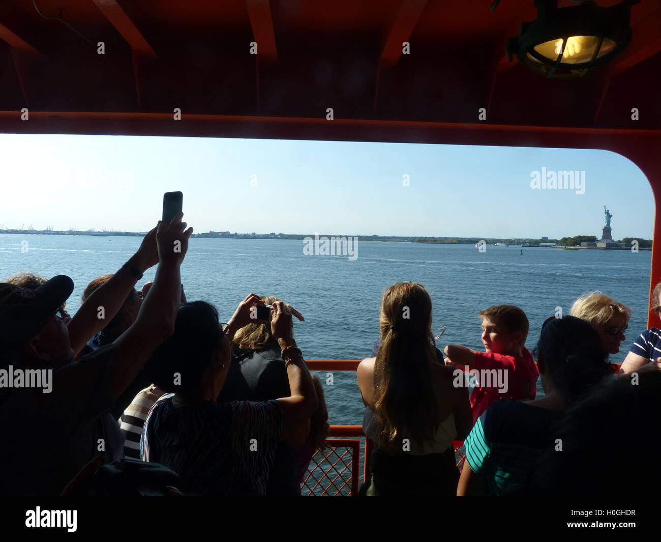 Statua della Libertà, NYC, selfie, autoritratto, fotografando, destinazione popolare, Staten Island Ferry, New York City Foto Stock