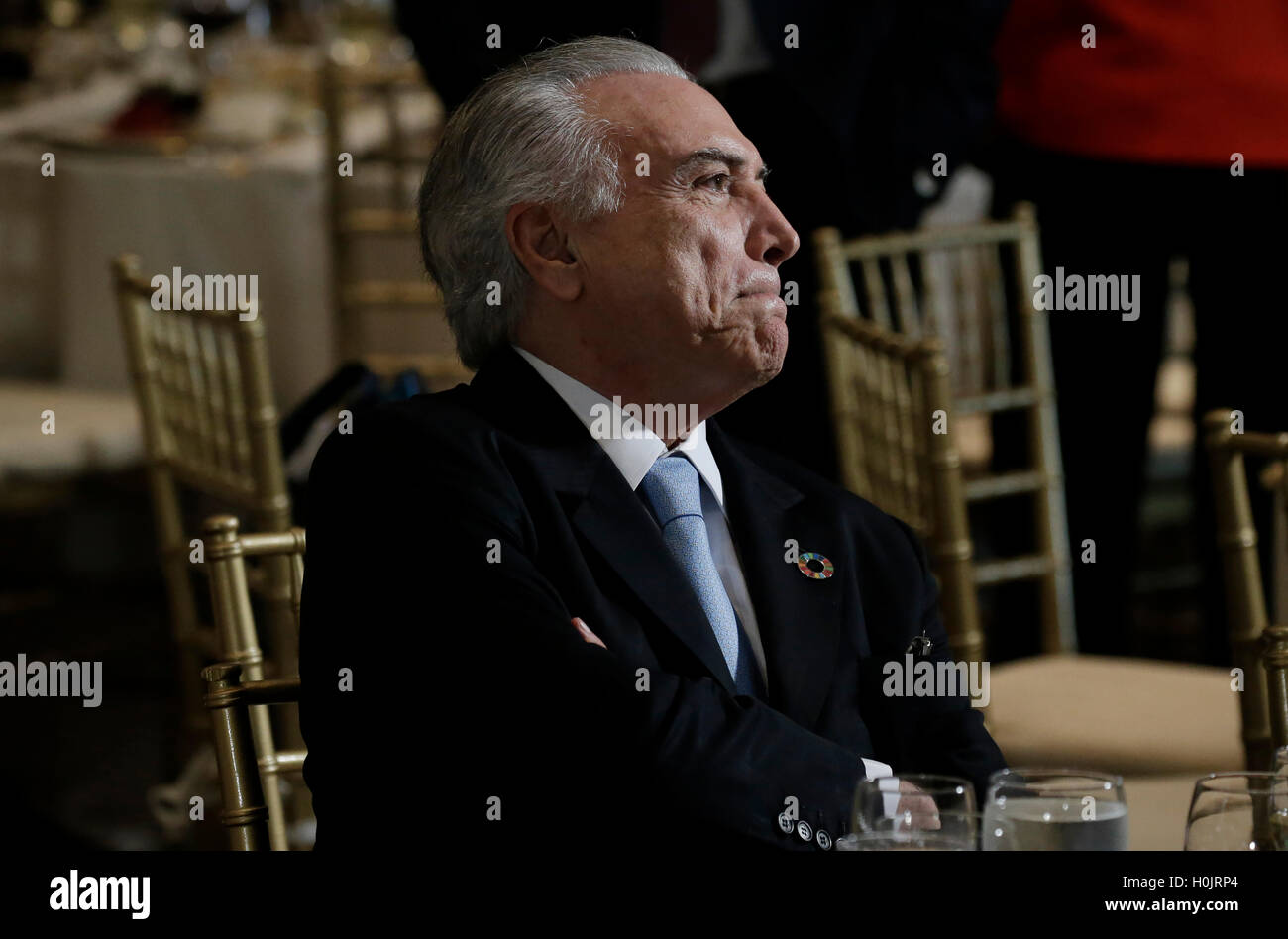 Il presidente Michel Temer del Brasile partecipa a un pranzo per i leader politici di tutto il mondo durante le Nazioni Unite 71a sessione di discussione generale presso la sede delle Nazioni Unite a New York New York, Stati Uniti d'America, 20 settembre 2016. Credito: Peter Foley / Pool via CNP /MediaPunch Foto Stock