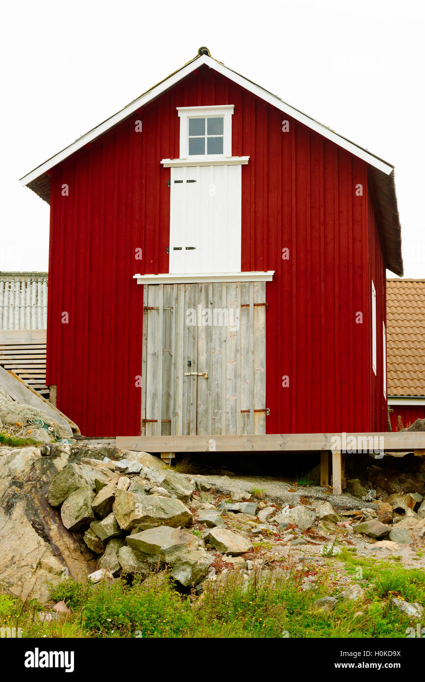 Tjorn, Svezia - 9 Settembre 2016: ambientale documentario di un magazzino costiere. Foto Stock