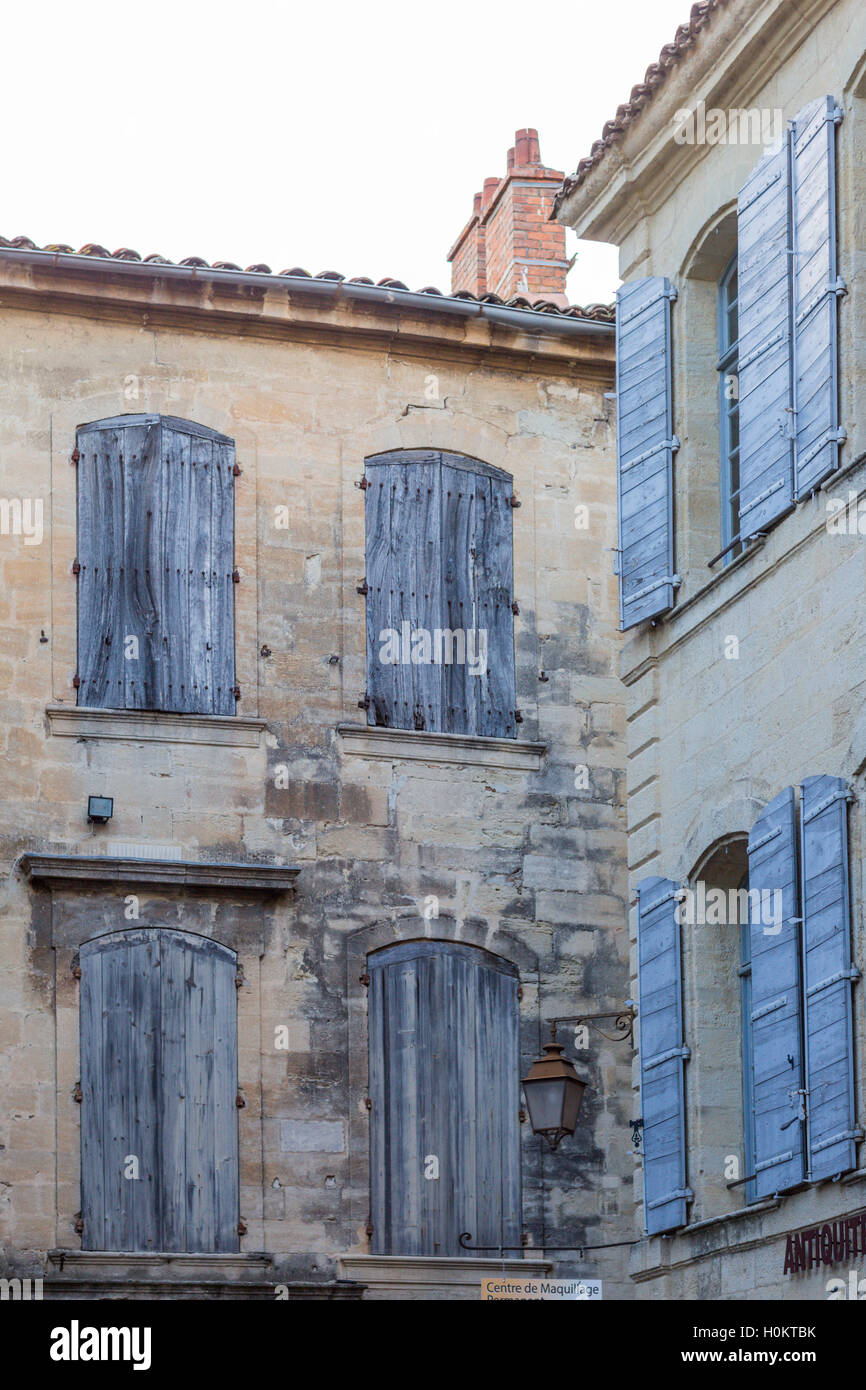 Vecchio edificio esterno, Uzes, Languedoc, Francia Foto Stock