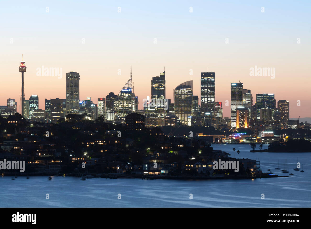 Tramonto sul punto Piper a Sydney CBD da i sobborghi orientali Vaucluse Sydney Australia Foto Stock