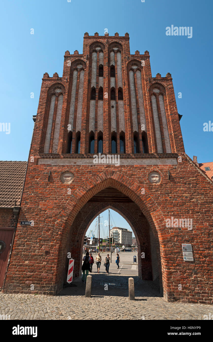 Acqua gate, vecchia porta della città, Wissmar, Meclemburgo-Pomerania, Germania Foto Stock