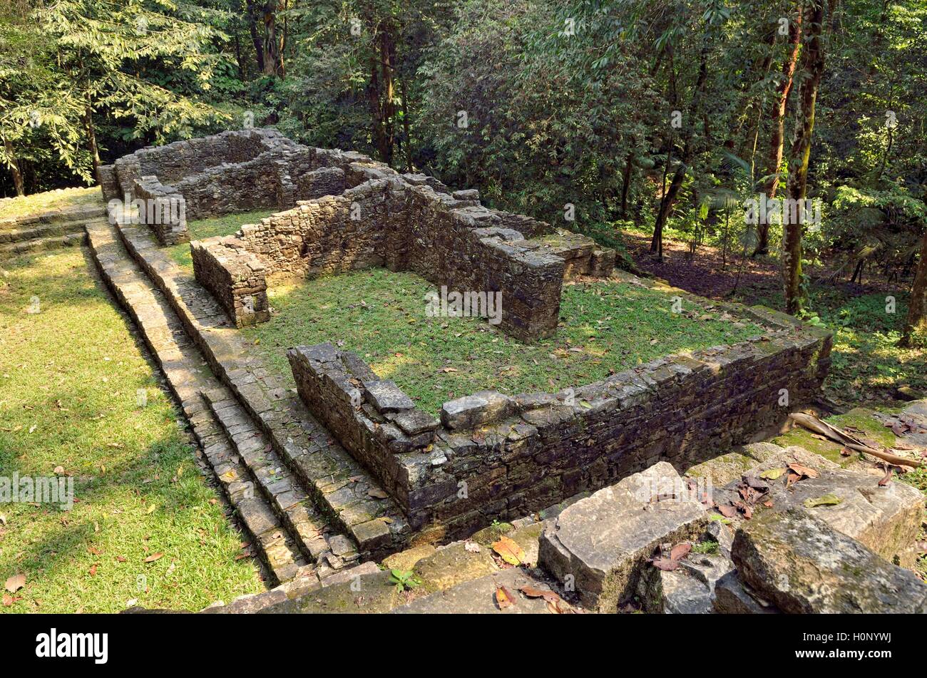 Banjo de la Reina, Bagno della Regina, rovine Maya di Palenque, Chiapas, Messico Foto Stock