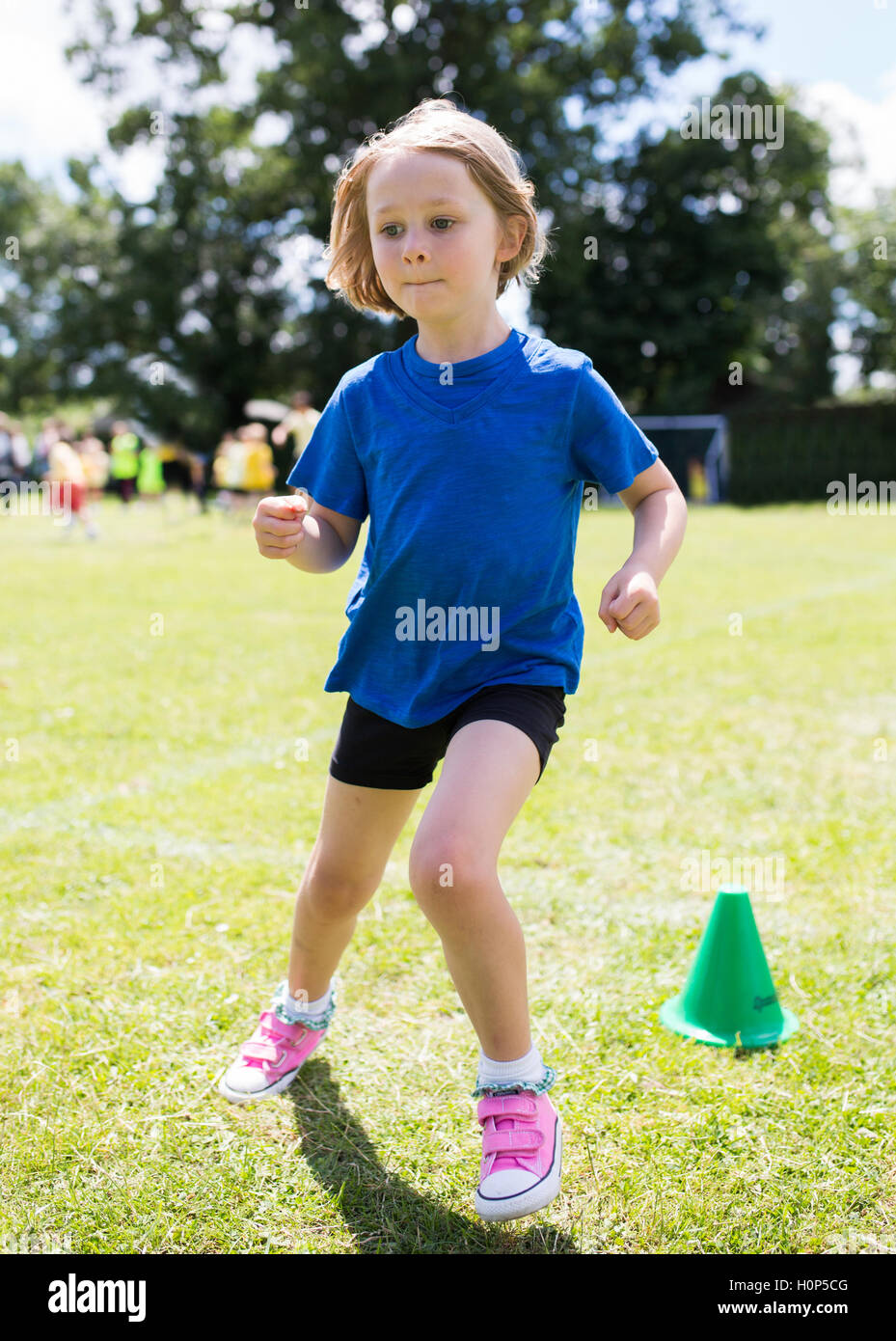 Scuola di sport giorno eseguire Foto Stock