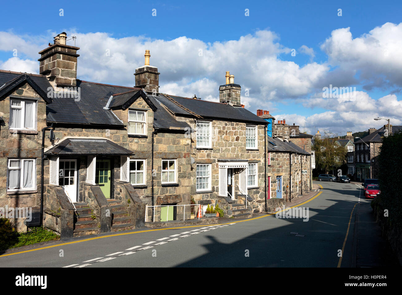 Scena di strada, Dolgellau, Parco Nazionale di Snowdonia, Gwynedd, Wales, Regno Unito Foto Stock