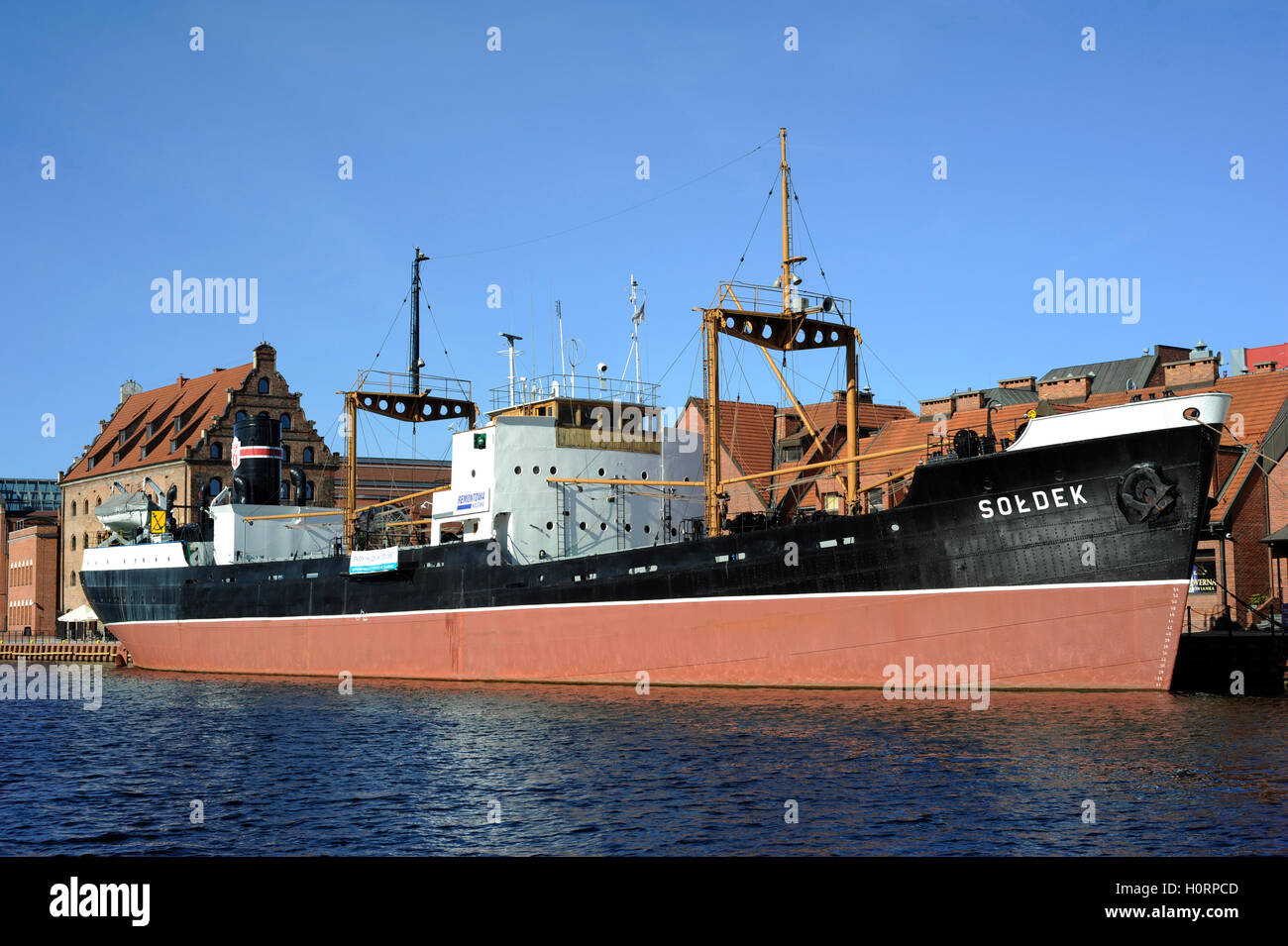 La Polonia. Gdansk. La nave Soldek. La prima nave costruita in Polonia, nei cantieri navali della città, 1948, dopo la Seconda Guerra Mondiale. Essa è parte del museo marittimo. Foto Stock