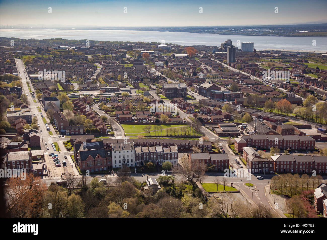Vista aerea dell'area di Liverpool il Dingle dalla torre della cattedrale anglicana. Tosseth Foto Stock