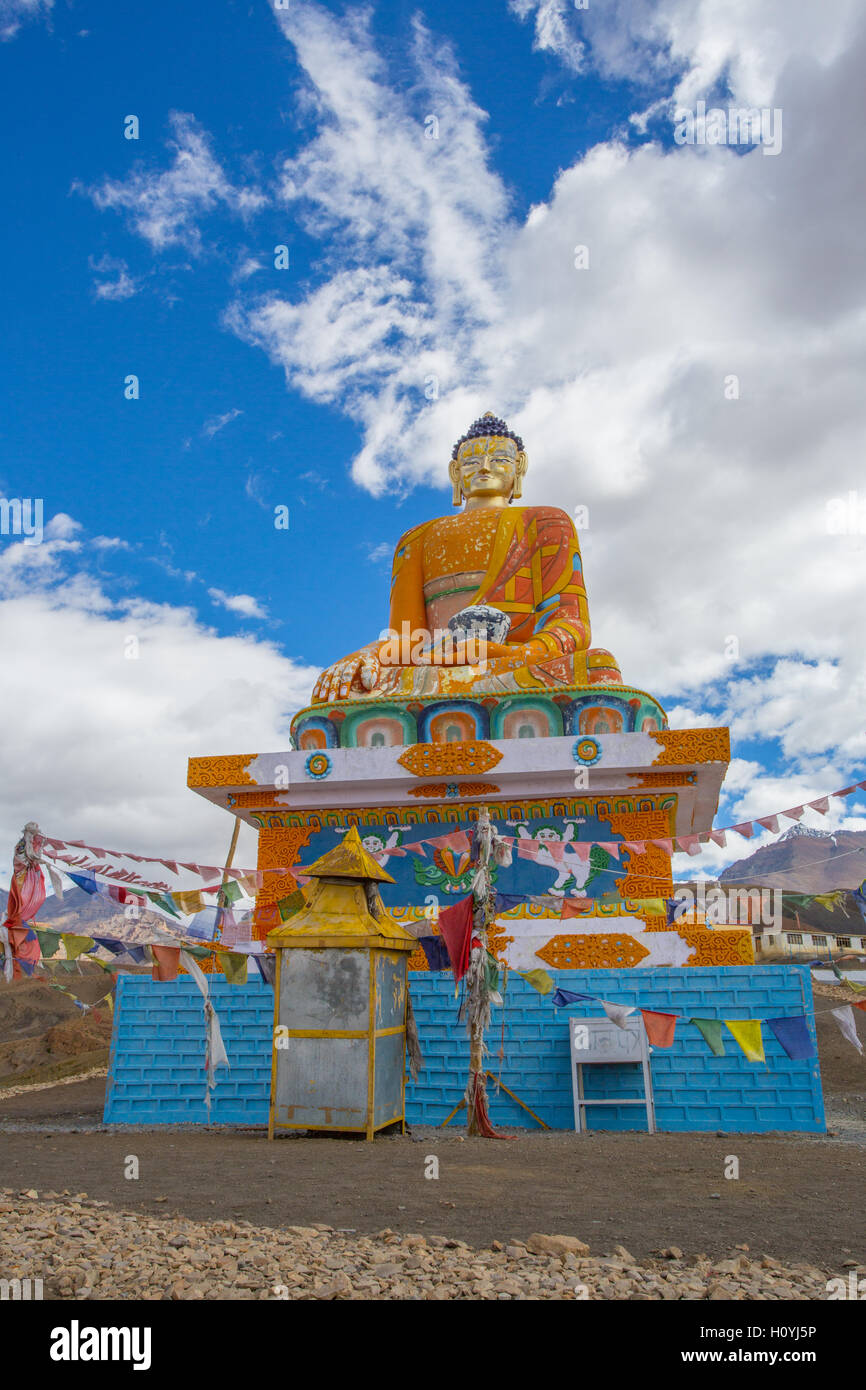 Statua di Buddha nel villaggio di Langza (Spiti Valley, Himachal Pradesh) Foto Stock