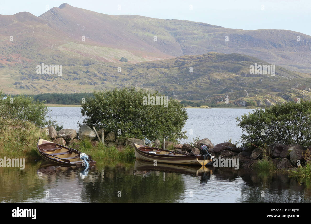 Lough Currane nella Contea di Kerry, famoso per la sua del salmone e della trota di mare pesca. Foto Stock