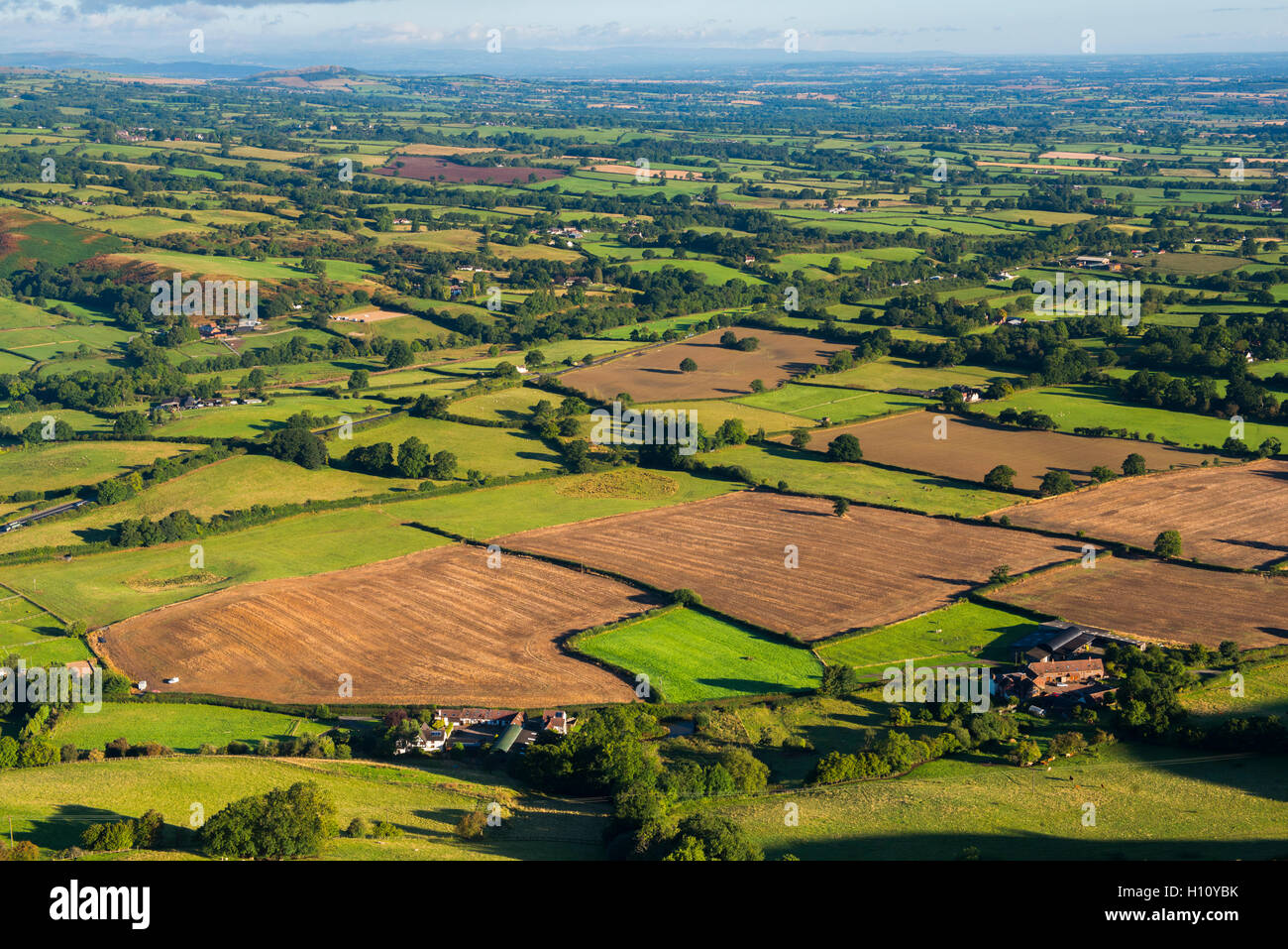 Shropshire campagna dal vertice di Caer Caradoc, Inghilterra, Regno Unito. Foto Stock