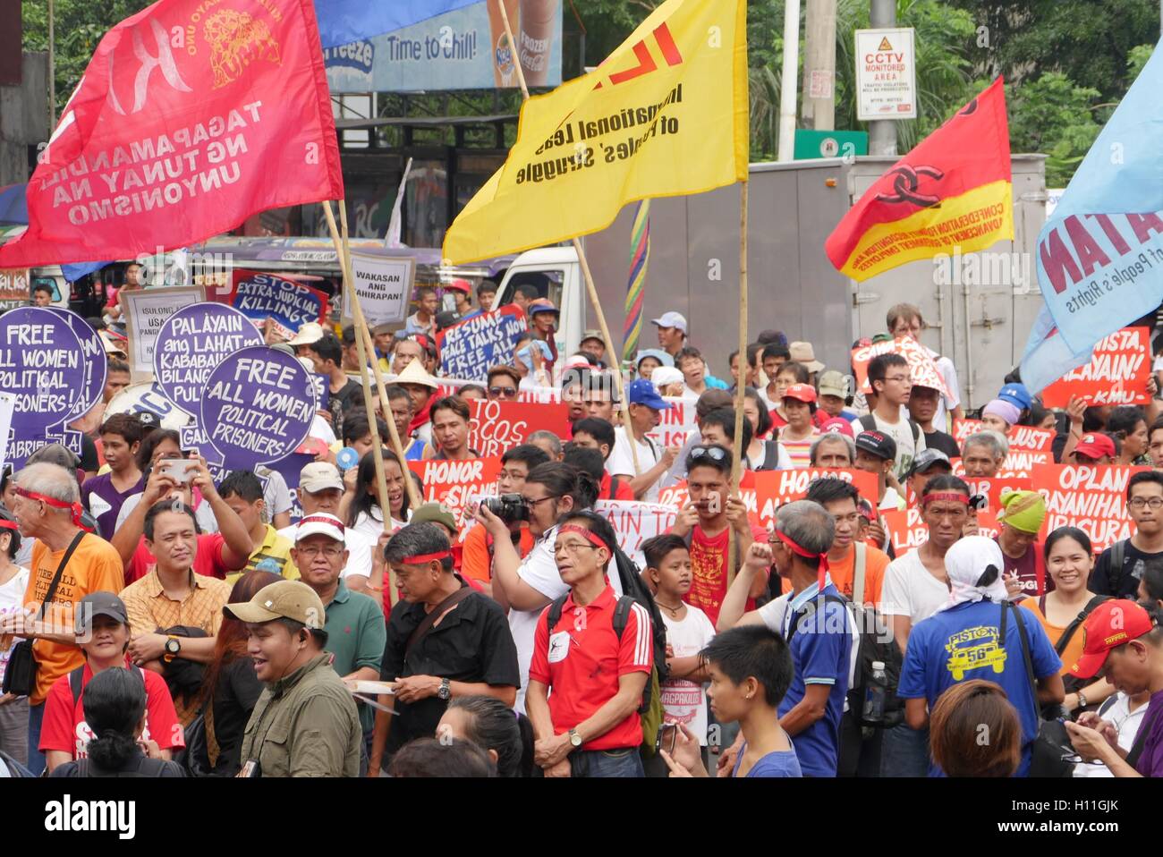 Manila, Filippine. Xxi Sep, 2016. I manifestanti si riuniranno presso Mendiola. La lega degli studenti Filippini (LFS) Istruzione ha invitato le parti interessate a prendere parte alle attività che in primo luogo cercare di appello per le riforme del settore dell'istruzione nell'amministrazione corrente. © George Buid/Pacific Press/Alamy Live News Foto Stock